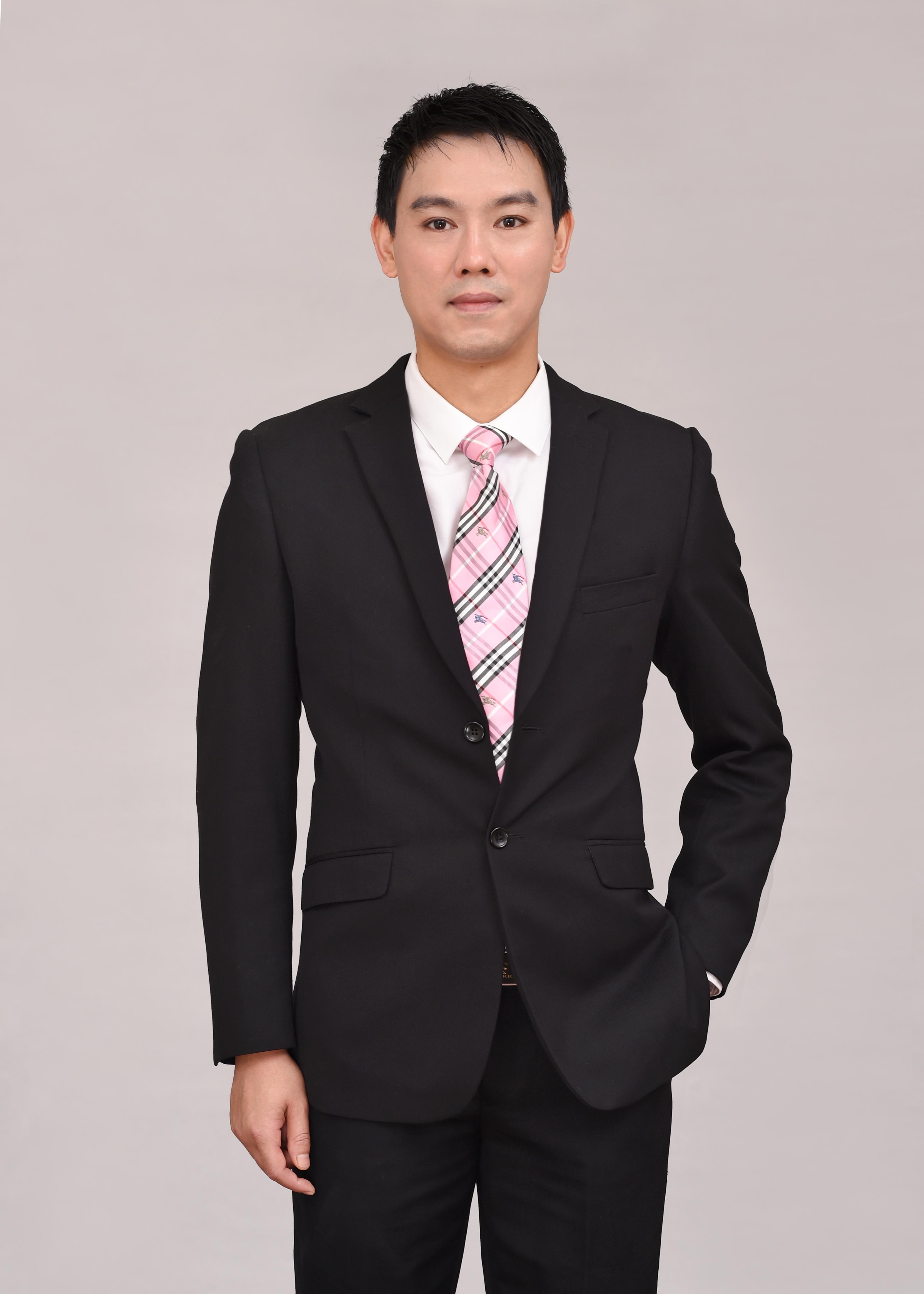 何联霞 跟组制片负责人